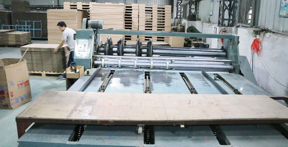 半自動(dòng)開槽機(jī)