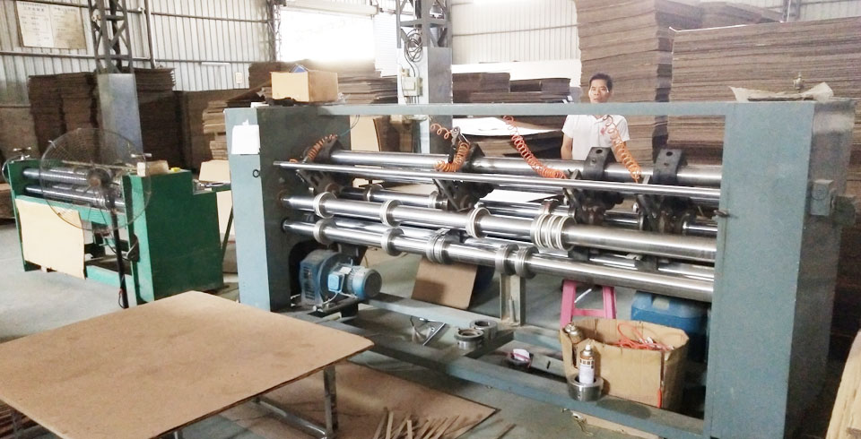 半自動(dòng)粘箱機(jī)